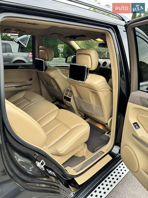 Mercedes-Benz GL-Class 2011