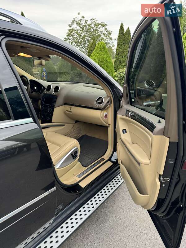 Mercedes-Benz GL-Class 2011