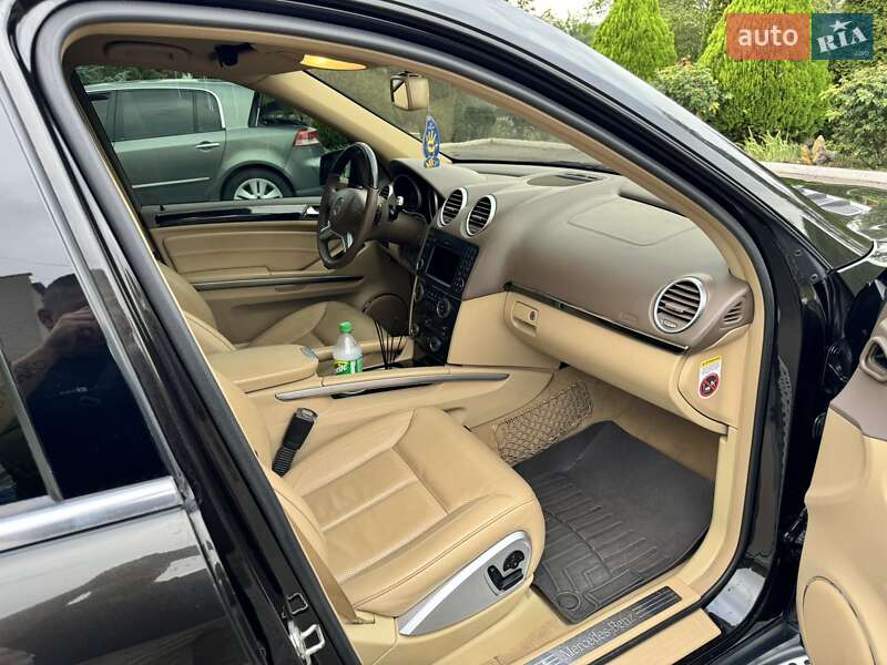 Mercedes-Benz GL-Class 2011