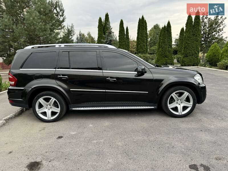 Mercedes-Benz GL-Class 2011