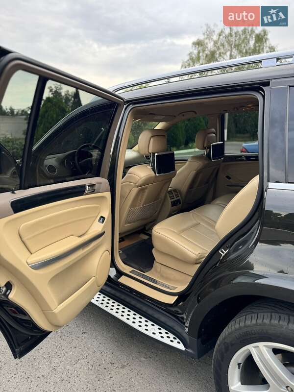 Mercedes-Benz GL-Class 2011