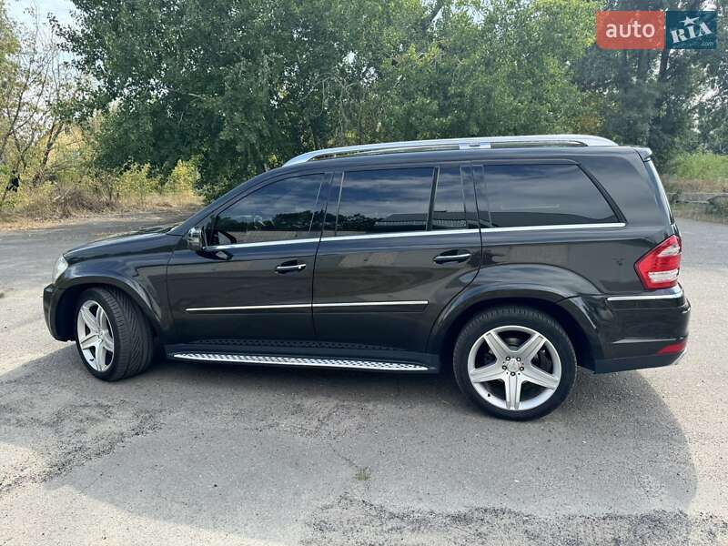 Mercedes-Benz GL-Class 2011