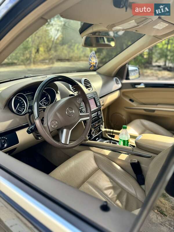 Mercedes-Benz GL-Class 2011