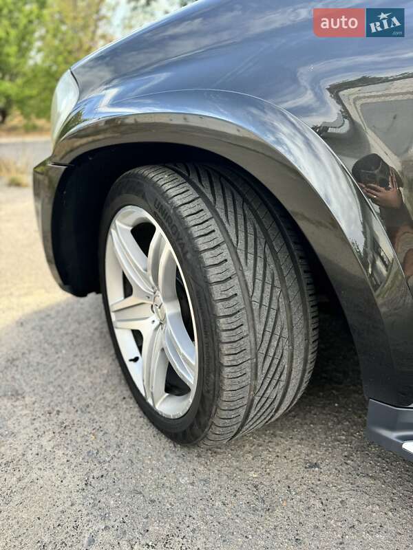 Mercedes-Benz GL-Class 2011