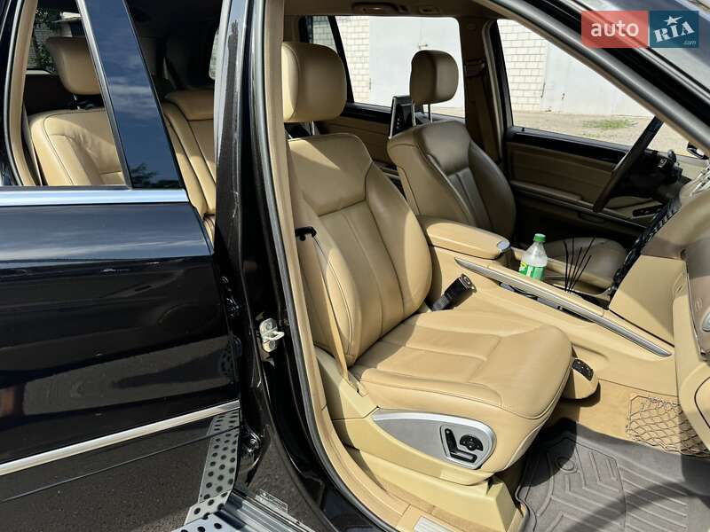 Mercedes-Benz GL-Class 2011