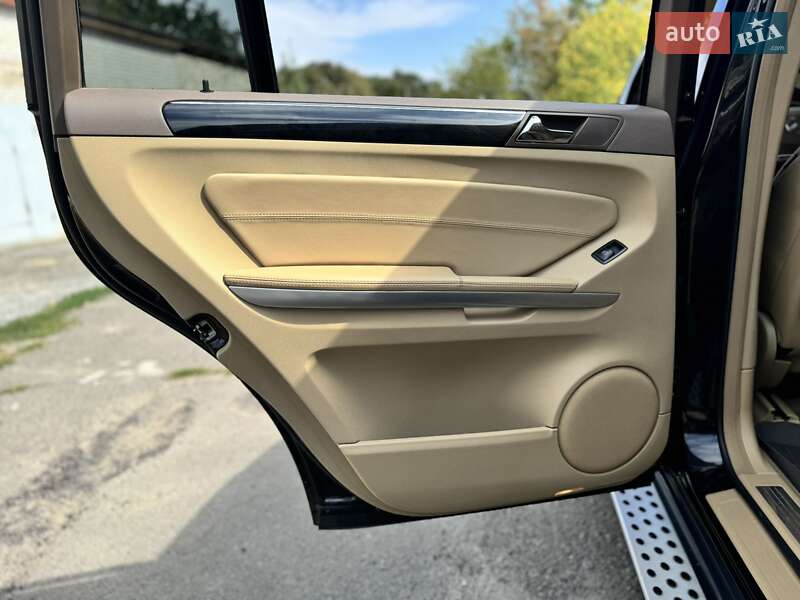 Mercedes-Benz GL-Class 2011