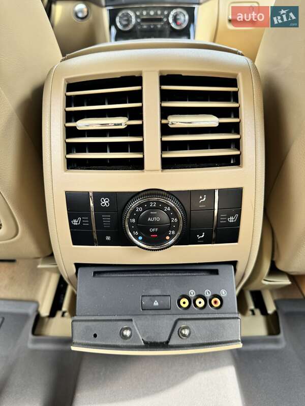 Mercedes-Benz GL-Class 2011