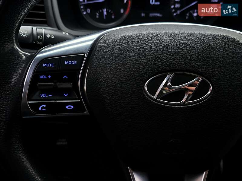 Hyundai-17