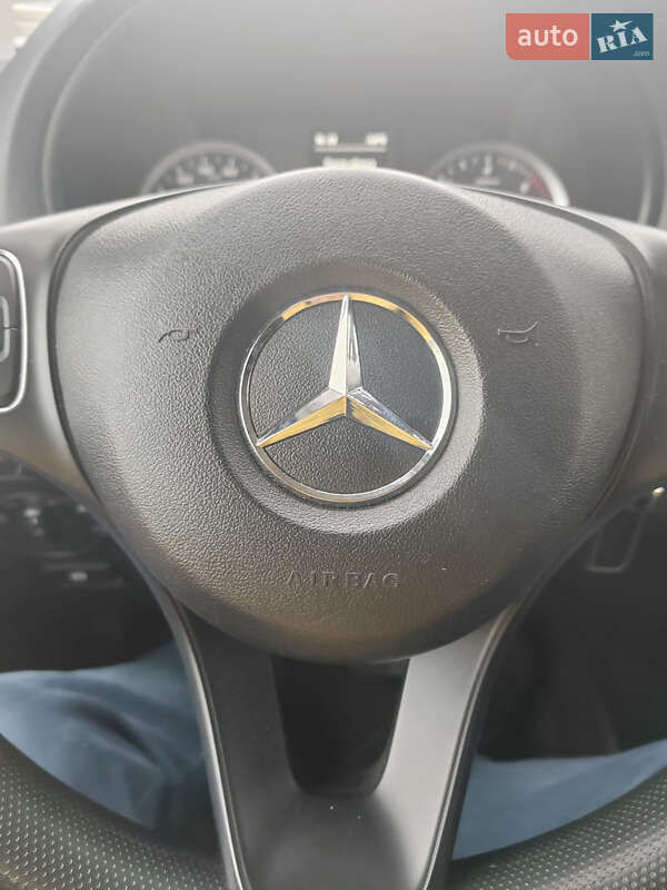 Mercedes-Benz-14