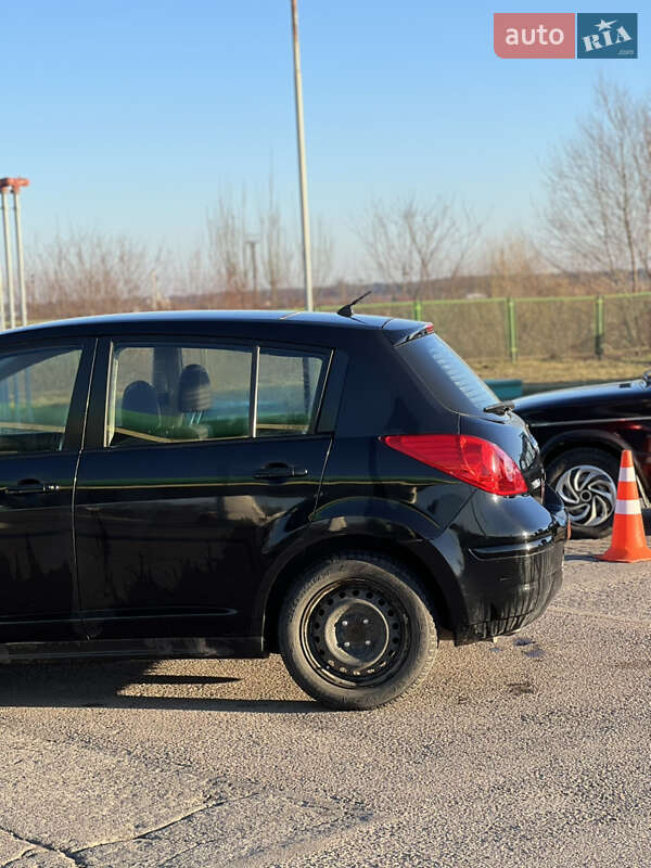 Nissan-12