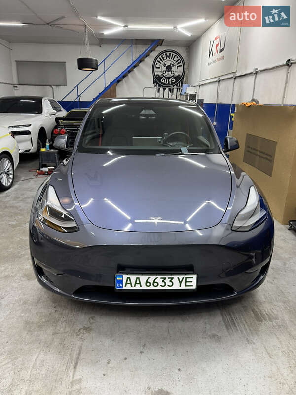 Tesla Model Y 2023