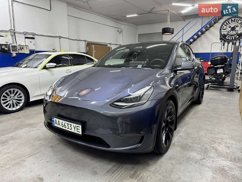 Tesla Model Y 2023