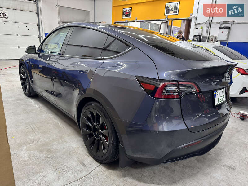Tesla Model Y 2023