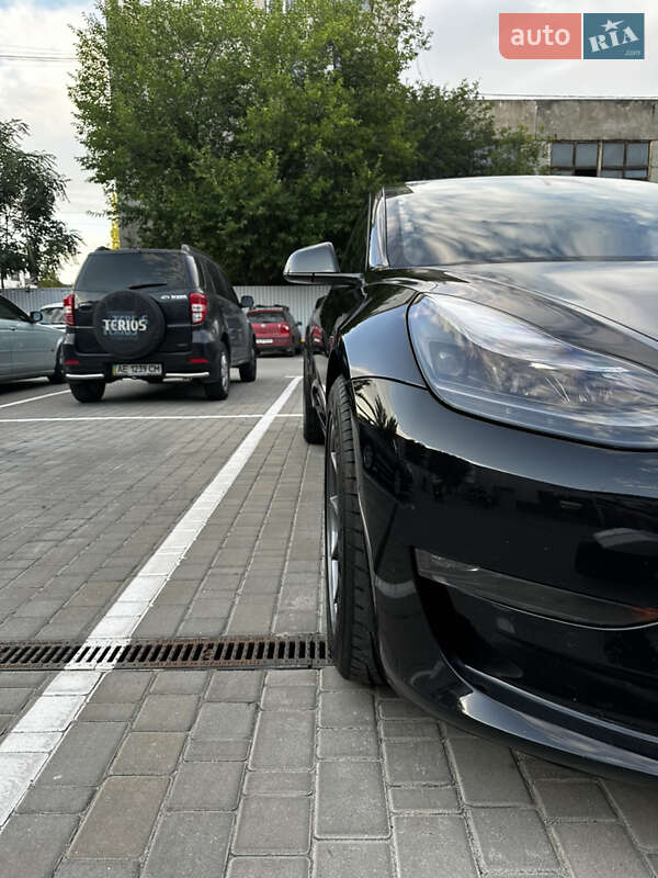 Tesla-8