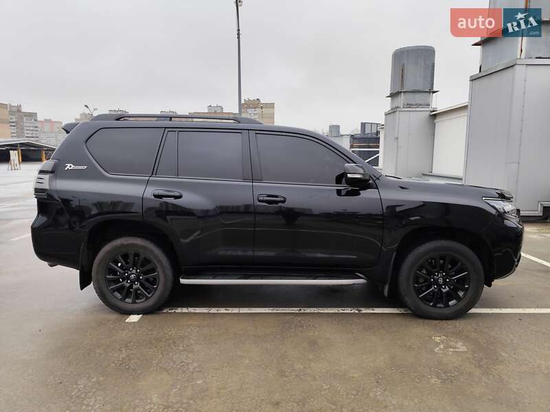 Toyota Land Cruiser Prado 2021