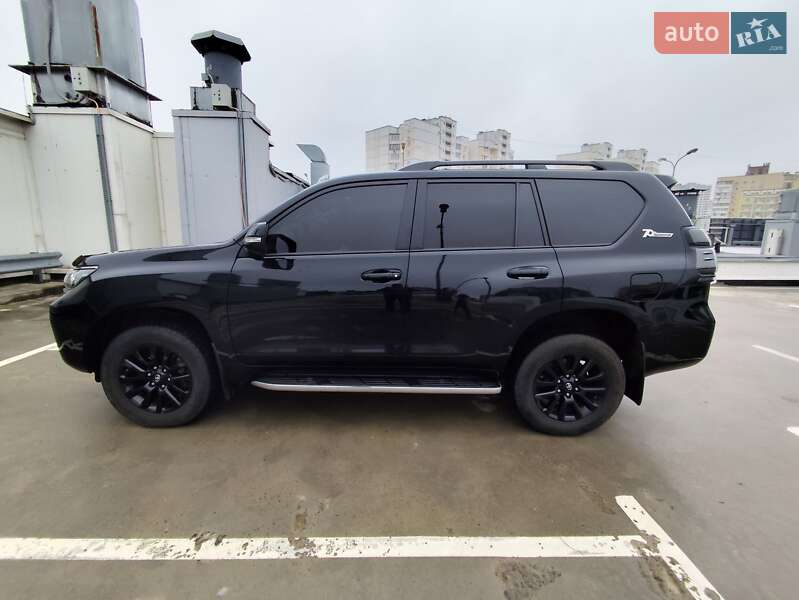 Toyota Land Cruiser Prado 2021