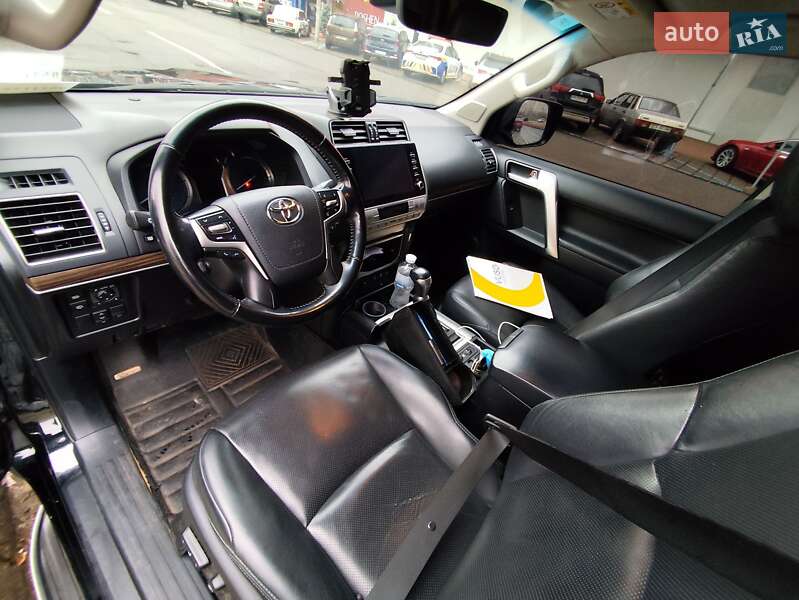 Toyota Land Cruiser Prado 2021