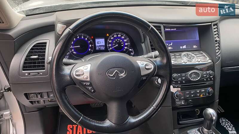 Infiniti-26