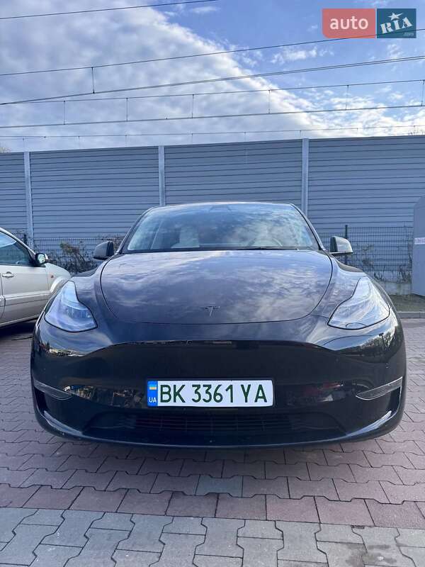Tesla Model Y 2021