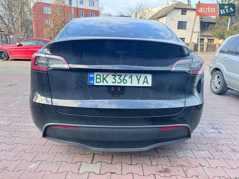 Tesla Model Y 2021