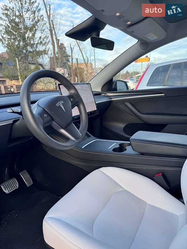 Tesla Model Y 2021