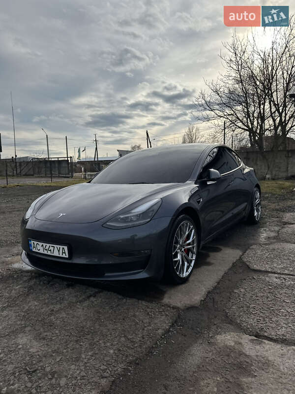 Tesla-3