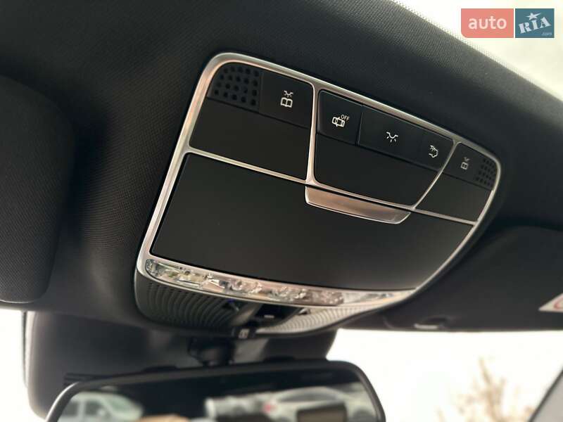 Mercedes-Benz-2