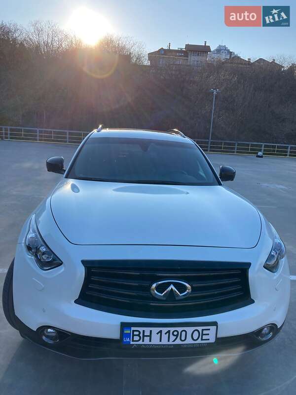 Infiniti-0