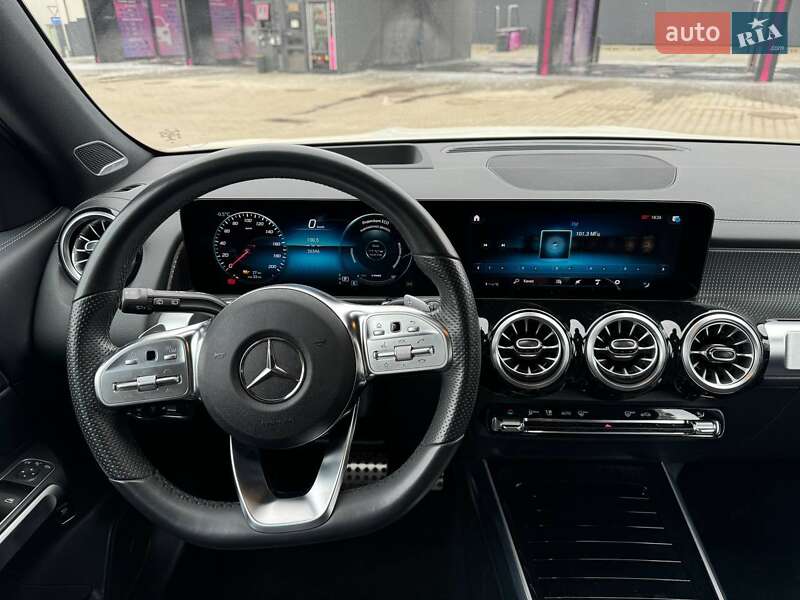 Mercedes-Benz EQB 2021