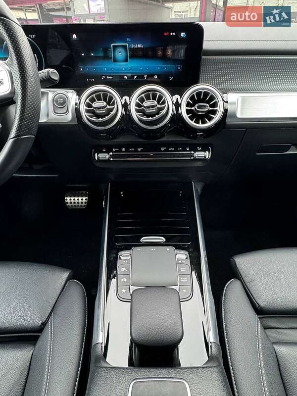 Mercedes-Benz EQB 2021