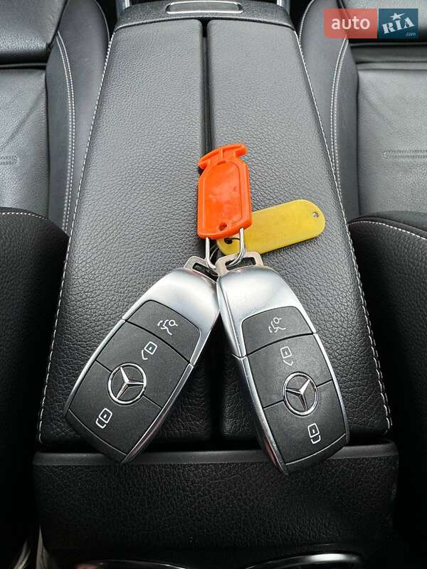 Mercedes-Benz EQB 2021