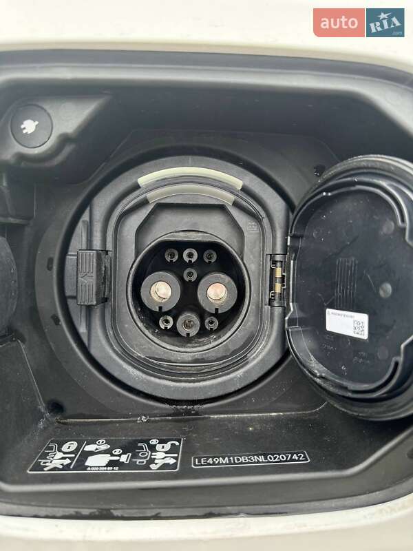 Mercedes-Benz EQB 2021