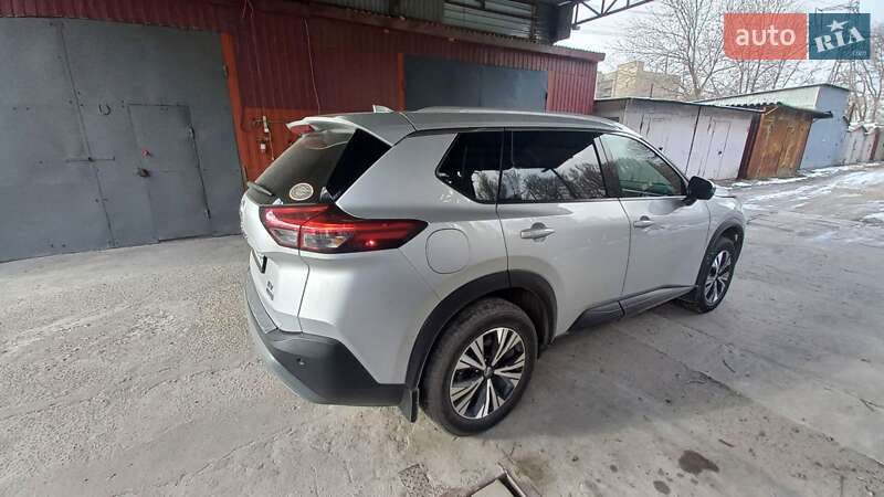 Nissan-33