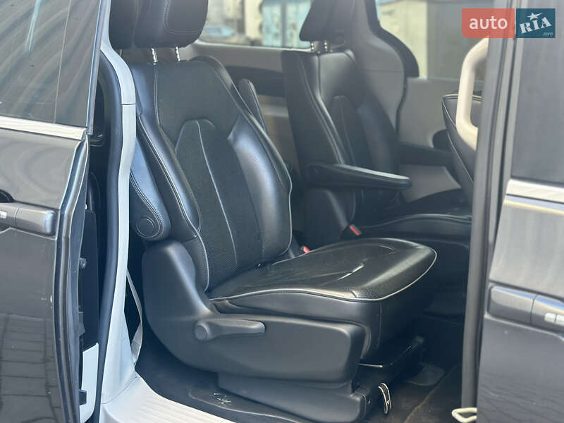 Chrysler Pacifica 2018