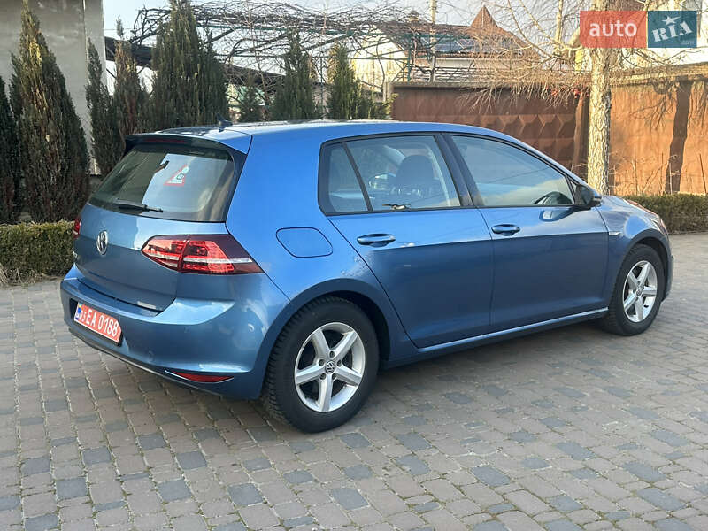 Volkswagen e-Golf 2015