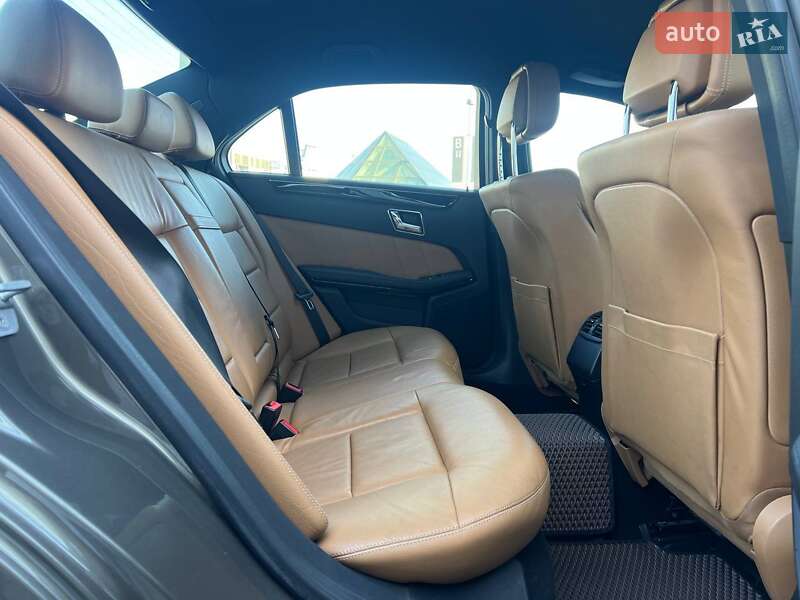 Mercedes-Benz E-Class 2010