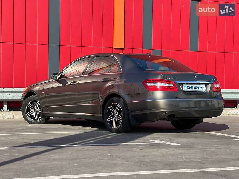 Mercedes-Benz E-Class 2010