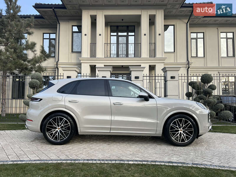 Porsche Cayenne 2024