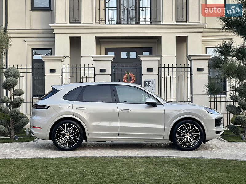 Porsche Cayenne 2024