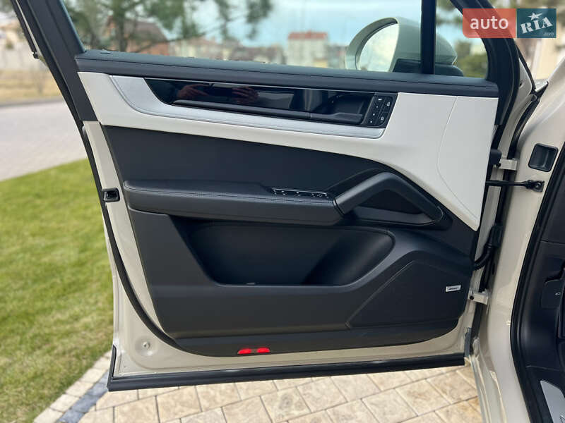 Porsche Cayenne 2024