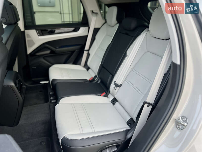 Porsche Cayenne 2024