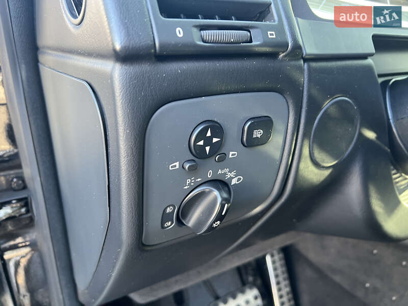 Mercedes-Benz G-Class 2012