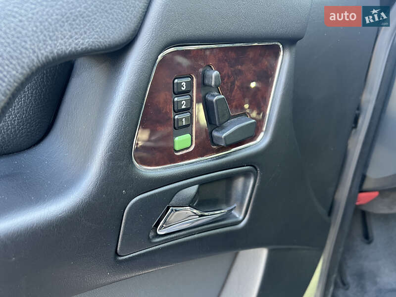 Mercedes-Benz G-Class 2012