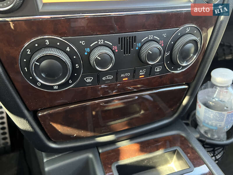 Mercedes-Benz G-Class 2012