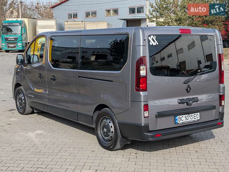 Renault-9