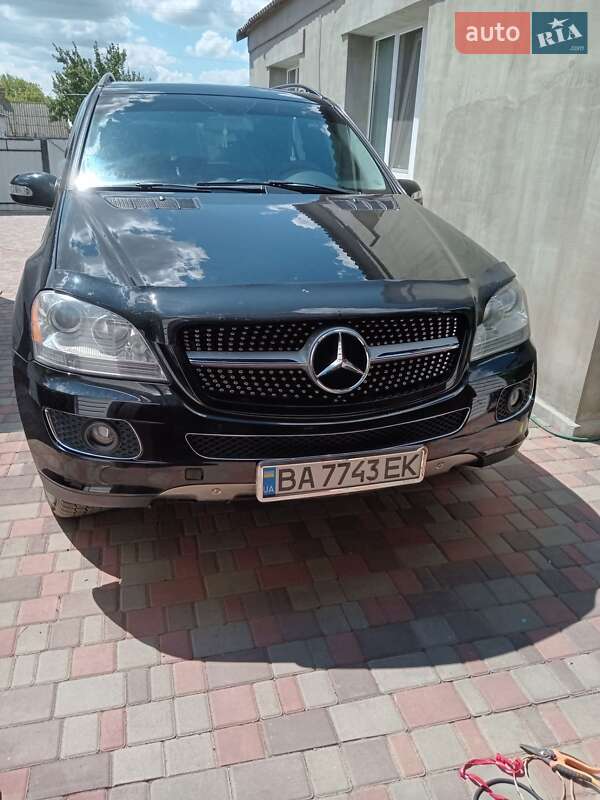 Mercedes-Benz-2