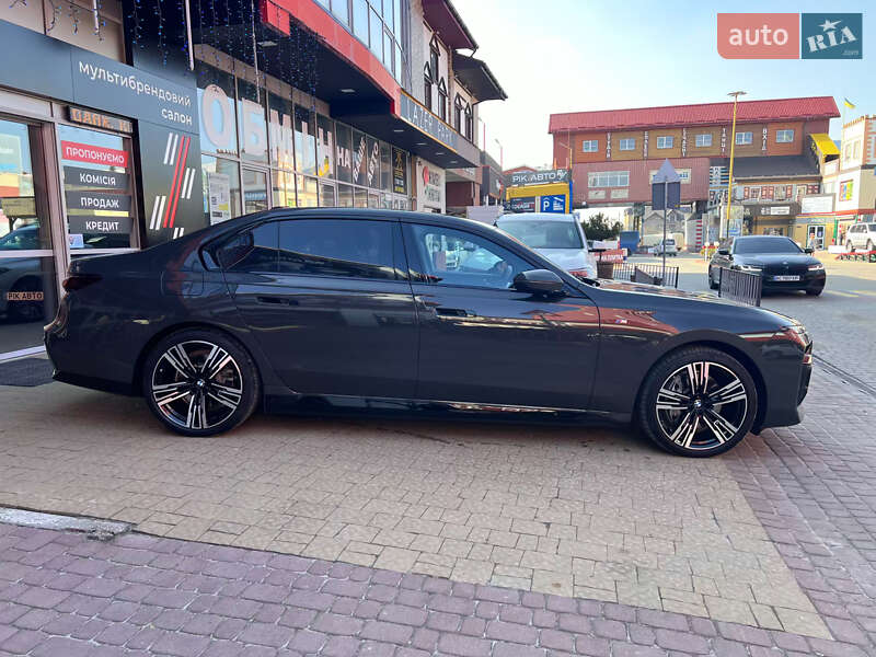 BMW i7 2022