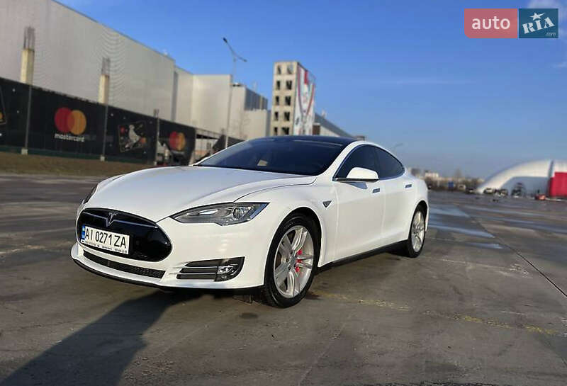 Tesla-18
