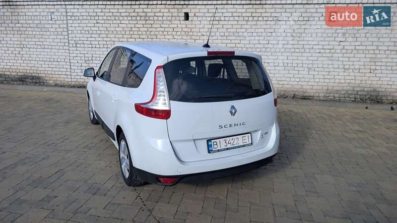 Renault Grand Scenic 2012