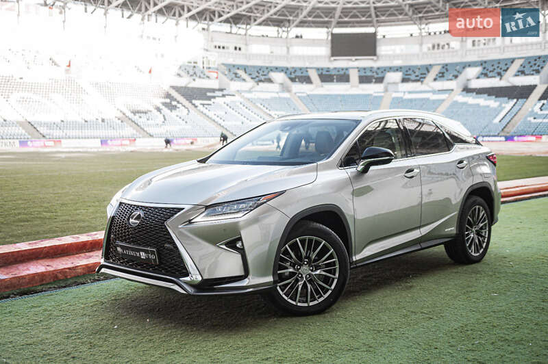 Lexus-10